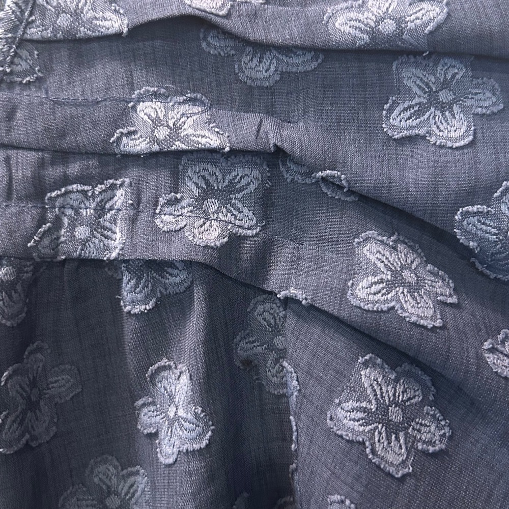 NWT Jones New York Signature Women Top M Denim Floral Embroidered Ruffle Neck - Picture 9 of 11